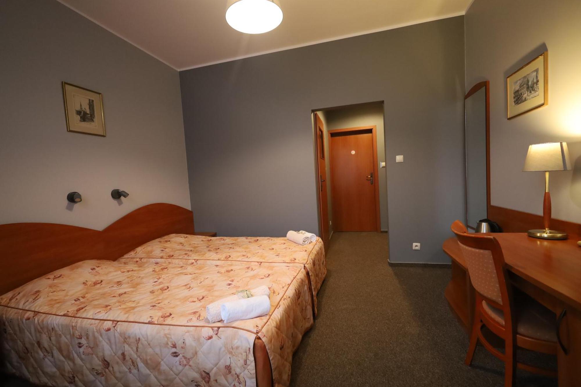 Nasz Klub - Pokoje Goscinne Poznań Buitenkant foto