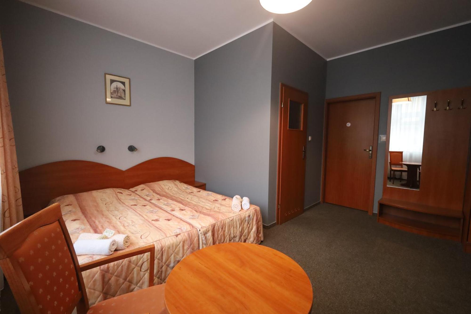 Nasz Klub - Pokoje Goscinne Poznań Buitenkant foto