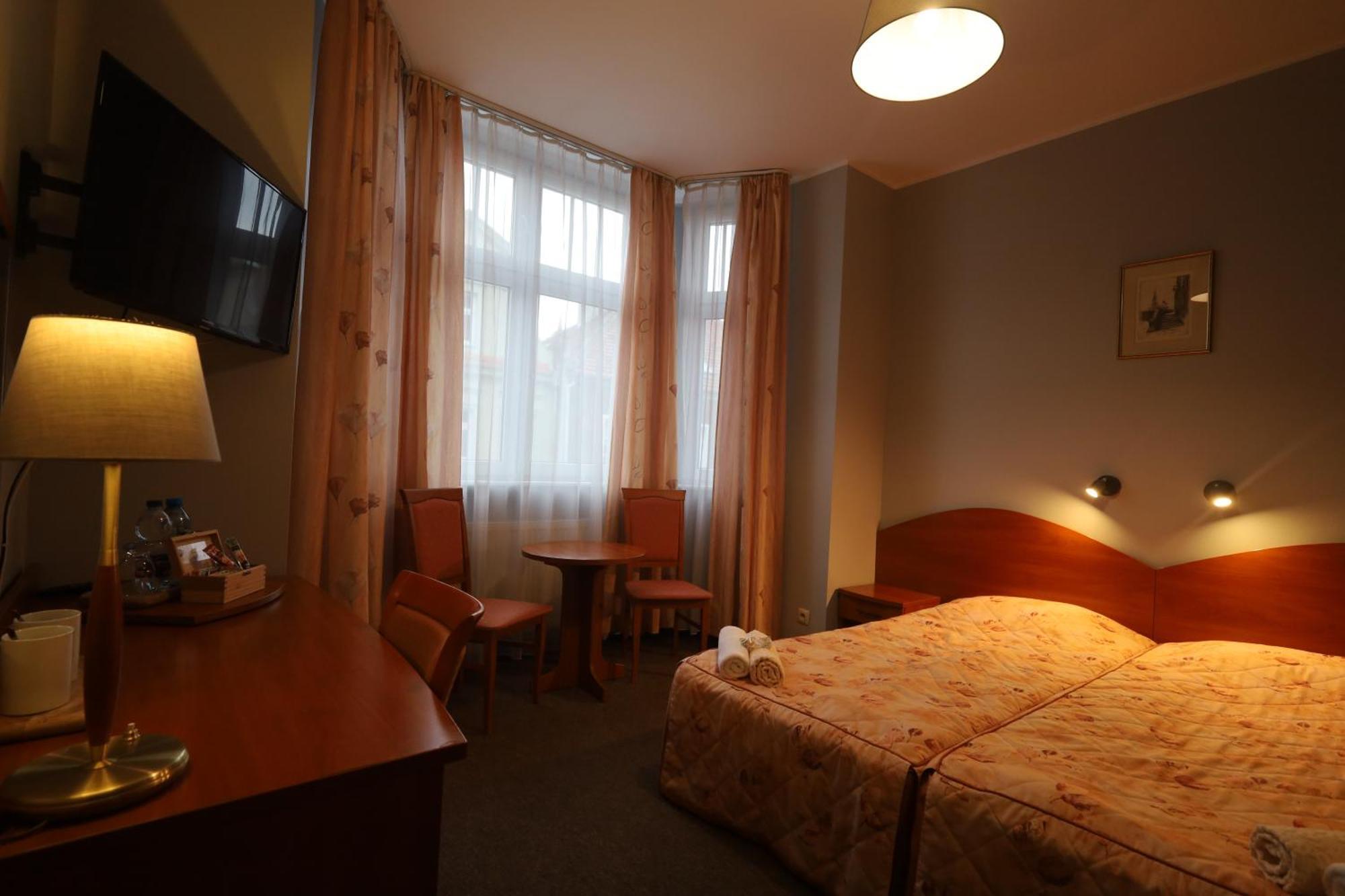 Nasz Klub - Pokoje Goscinne Poznań Buitenkant foto
