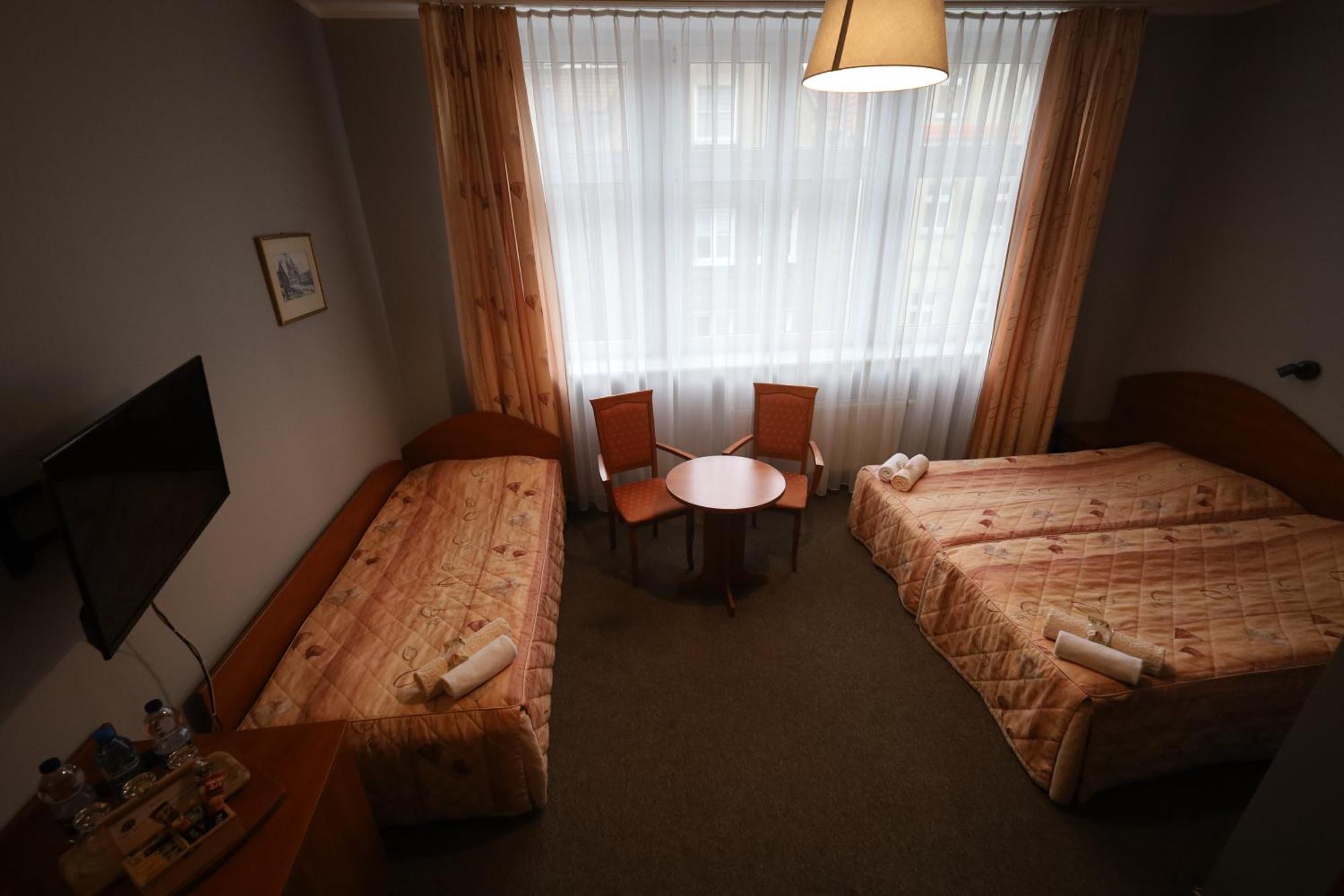 Nasz Klub - Pokoje Goscinne Poznań Buitenkant foto